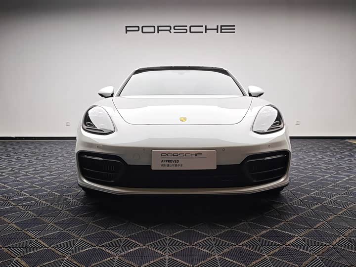 Фото 2 - Porsche Panamera Hybrid