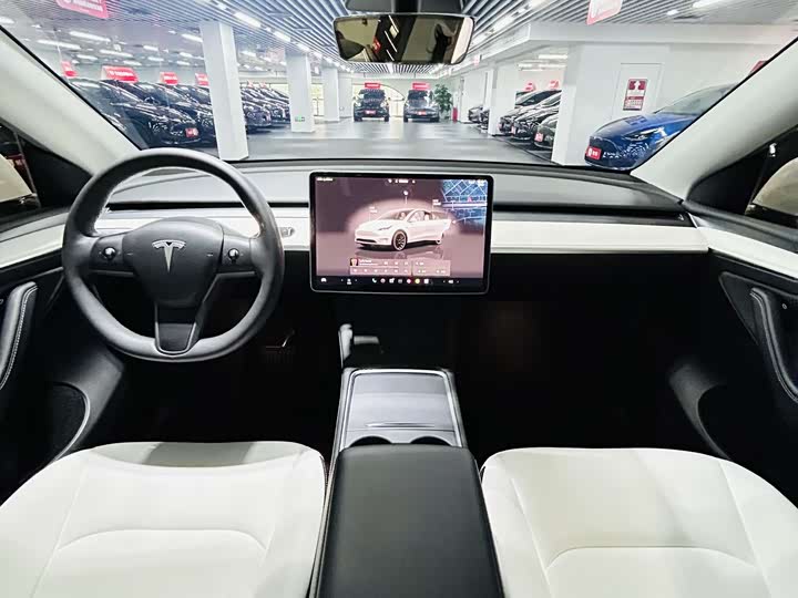 Фото 6 - Tesla Model Y