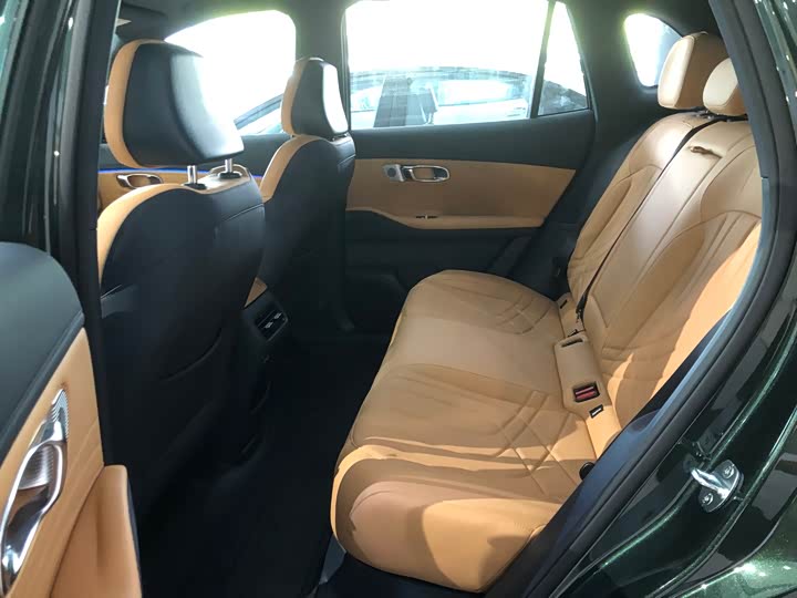 Фото 7 - Geely Galaxy Starship 7