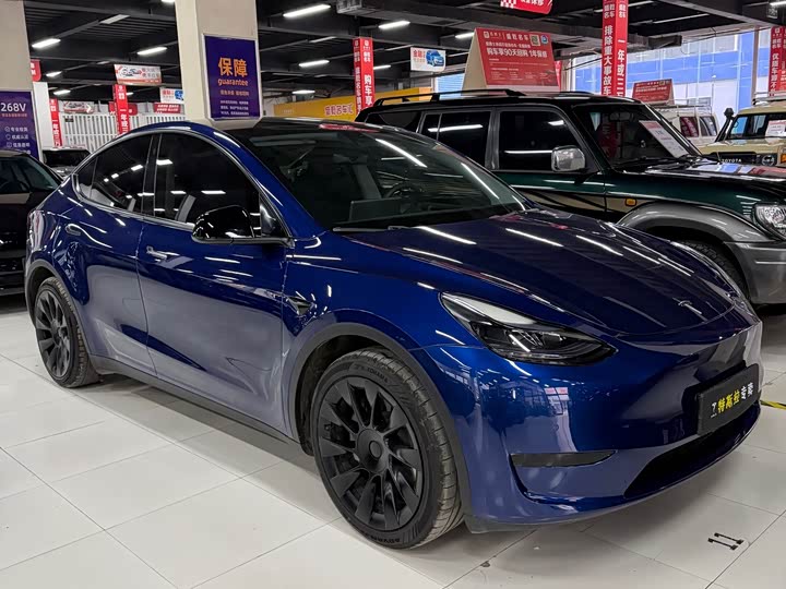 Фото 3 - Tesla Model Y