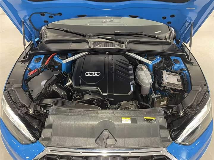 Фото 9 - Audi A5