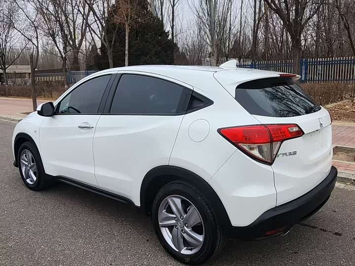 Фото 4 - Honda Vezel