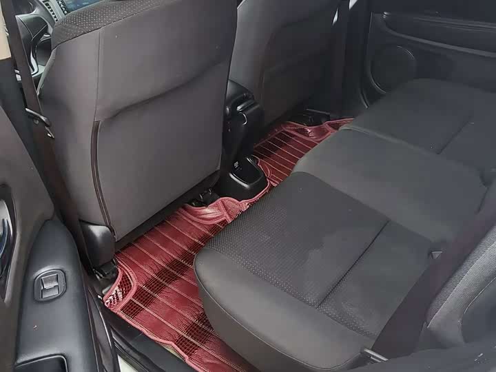 Фото 9 - Honda Vezel