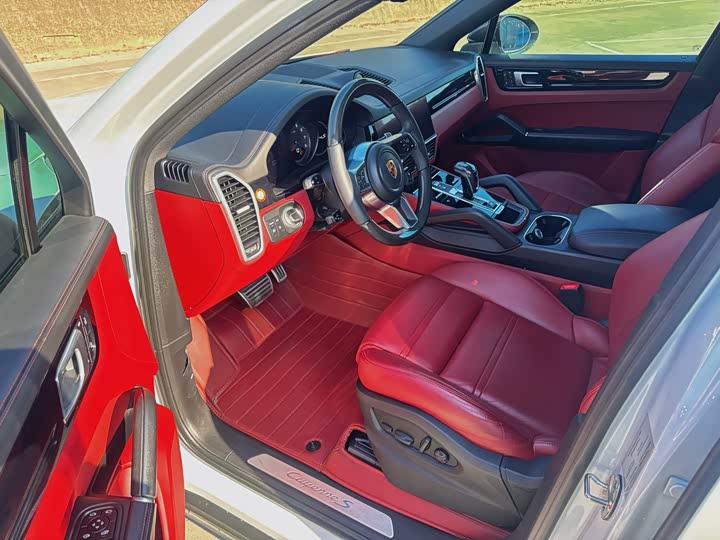 Фото 5 - Porsche Cayenne