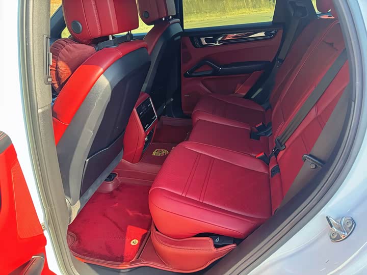 Фото 6 - Porsche Cayenne