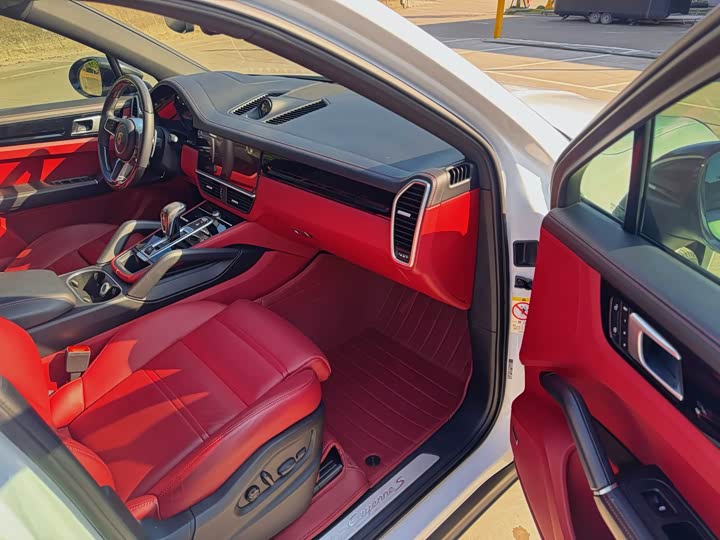 Фото 7 - Porsche Cayenne