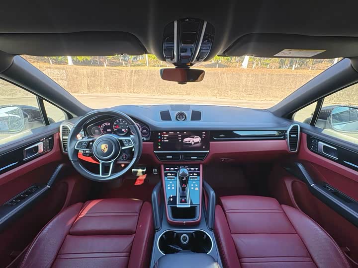 Фото 8 - Porsche Cayenne