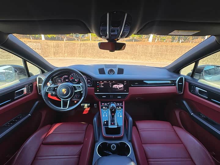 Фото 9 - Porsche Cayenne