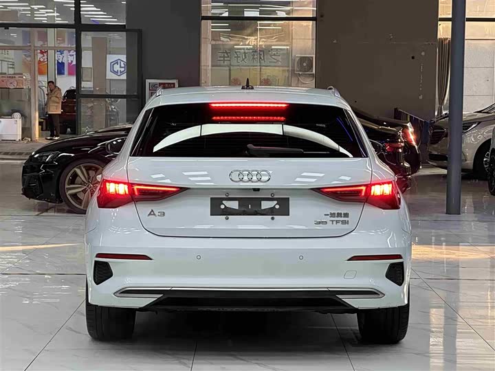 Фото 5 - Audi A3