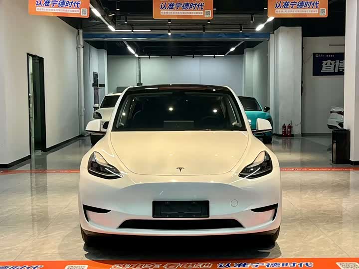 Фото 2 - Tesla Model Y