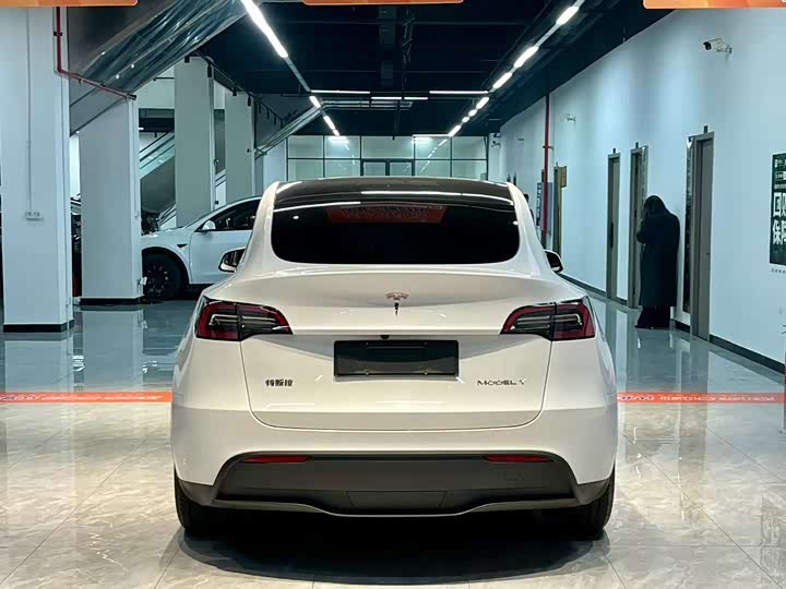 Фото 7 - Tesla Model Y