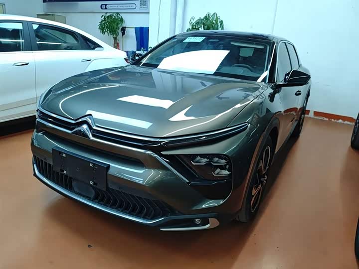 Фото 1 - Citroen C5 X