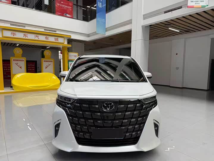 Фото 2 - Toyota Alphard