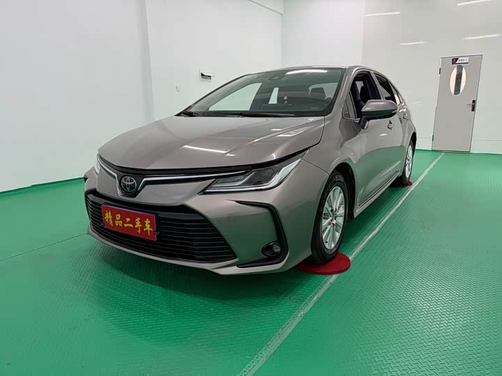 Фото 1 - Toyota Corolla