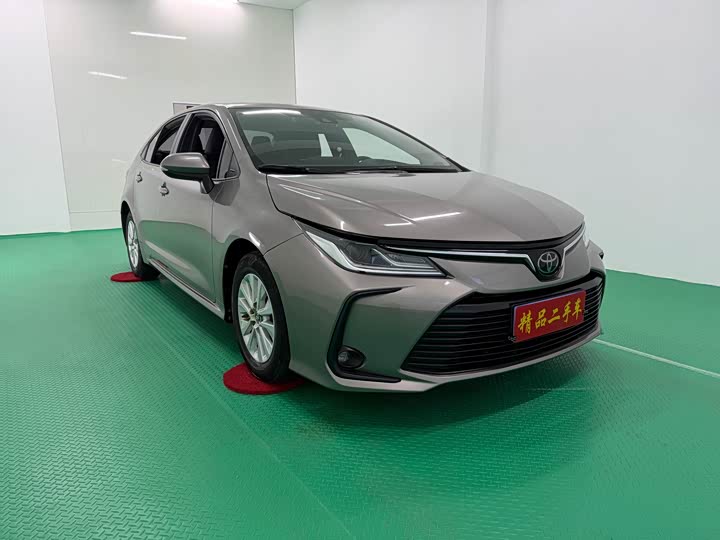 Фото 3 - Toyota Corolla