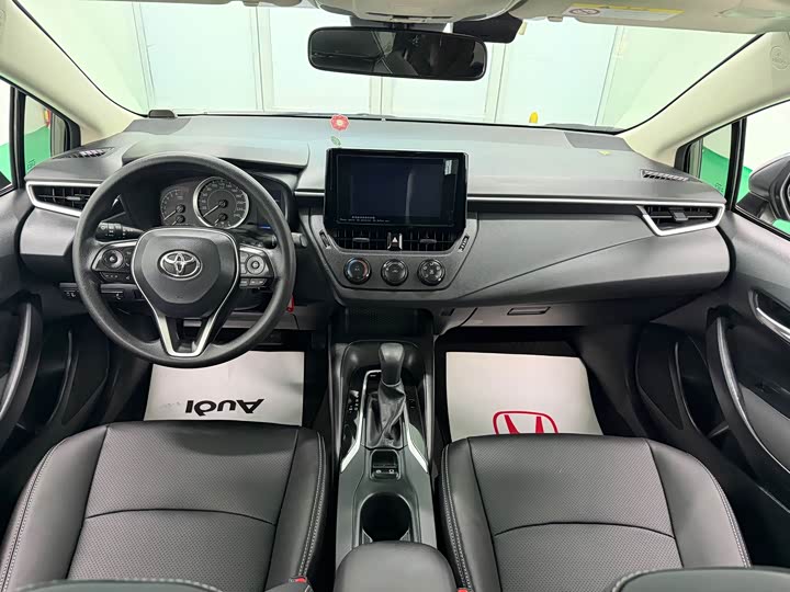 Фото 8 - Toyota Corolla