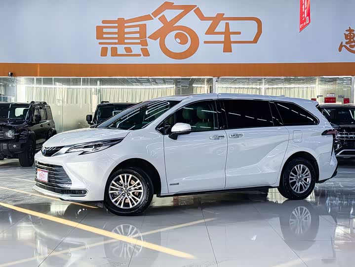 Фото 1 - Toyota Sienna