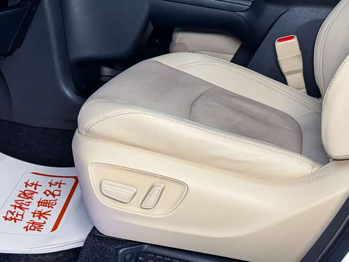 Фото 4 - Toyota Sienna