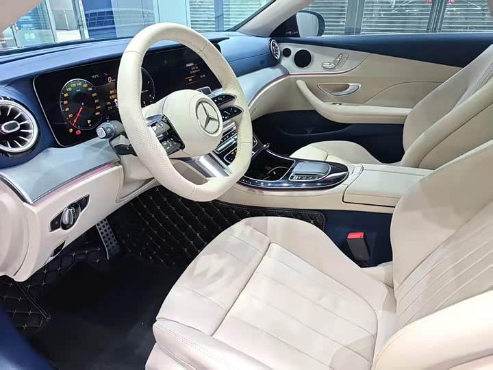 Фото 8 - Mercedes-Benz E-Class