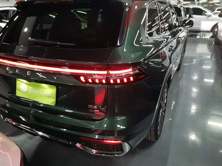 Фото 8 - Geely Monjaro