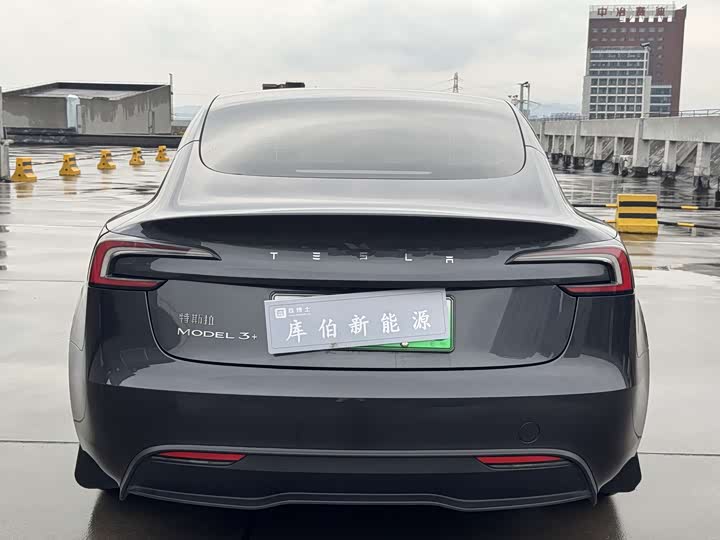 Фото 5 - Tesla Model 3