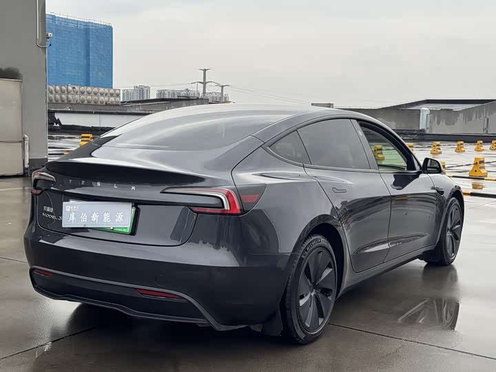 Фото 7 - Tesla Model 3