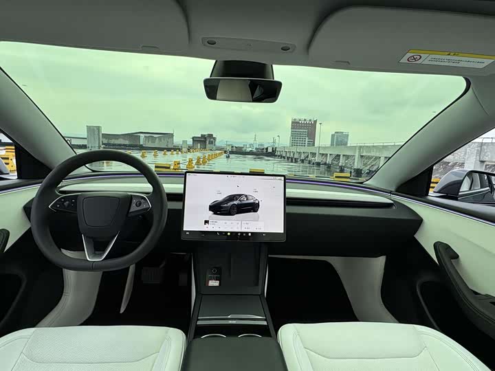 Фото 8 - Tesla Model 3