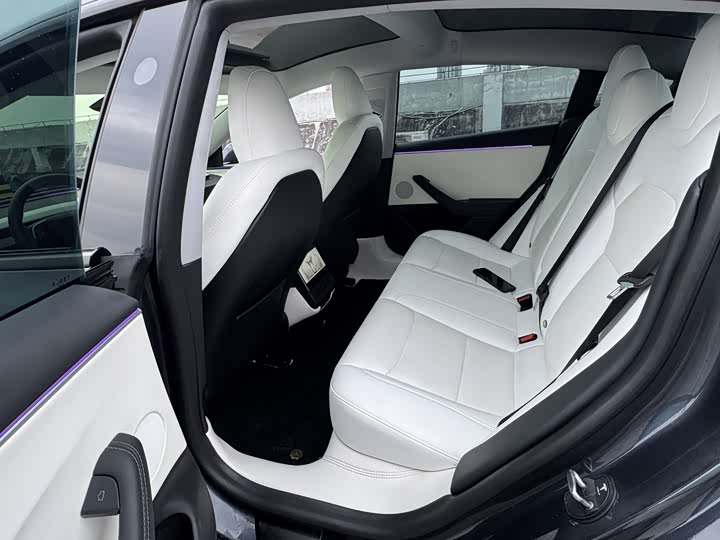 Фото 9 - Tesla Model 3