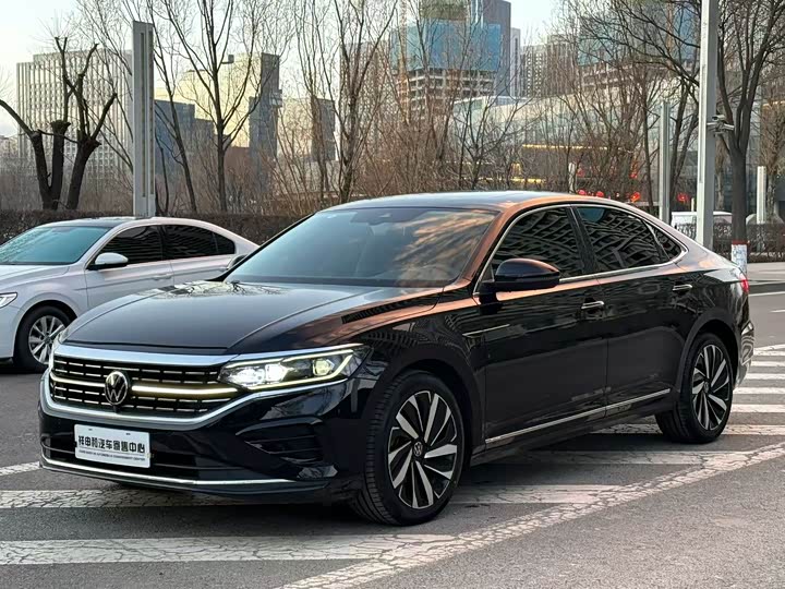 Фото 1 - Volkswagen Passat