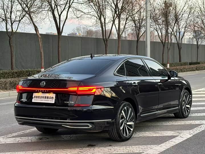 Фото 9 - Volkswagen Passat
