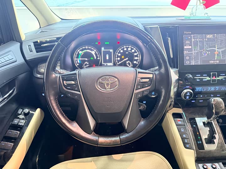 Фото 5 - Toyota Alphard