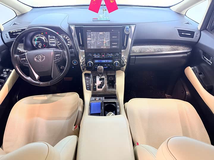 Фото 8 - Toyota Alphard