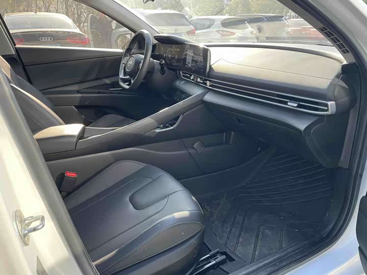 Фото 5 - Hyundai Elantra N line