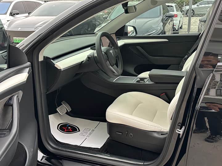 Фото 8 - Tesla Model Y