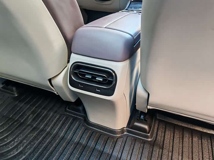 Фото 9 - Leapmotor C11