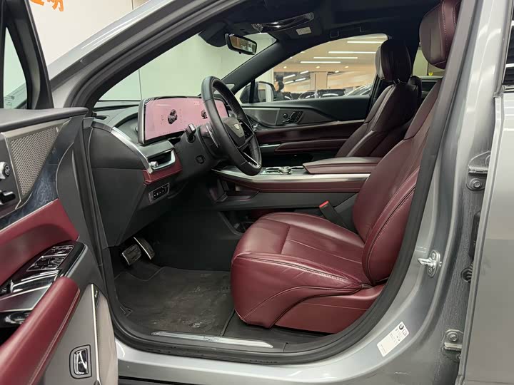 Фото 7 - Cadillac XT5