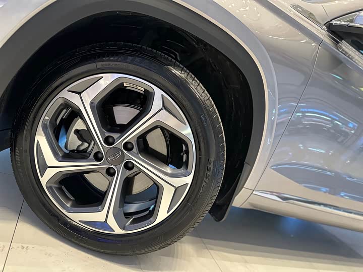 Фото 4 - Geely Monjaro