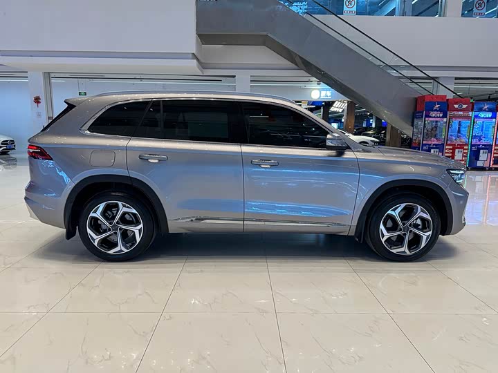 Фото 9 - Geely Monjaro