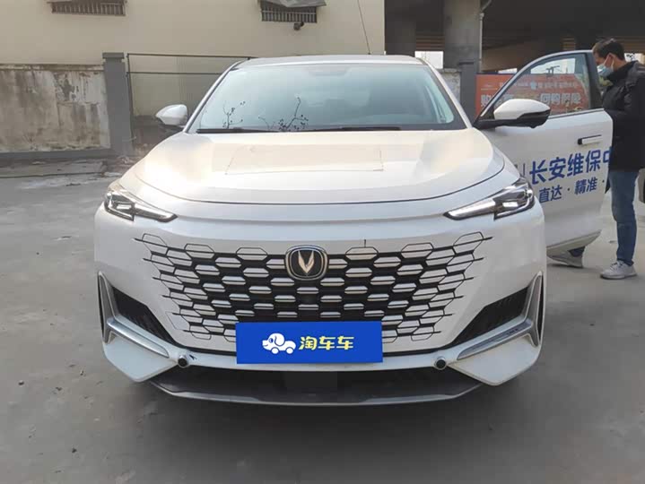 Фото 2 - Changan UNI-K Hybrid