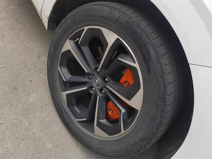 Фото 6 - Changan UNI-K Hybrid