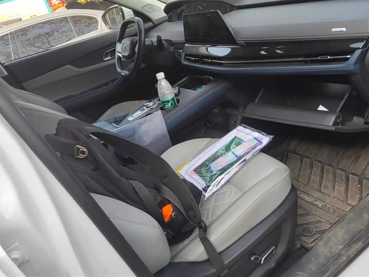 Фото 8 - Changan UNI-K Hybrid