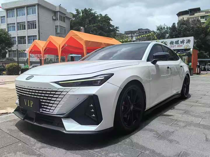 Фото 1 - Changan UNI-V