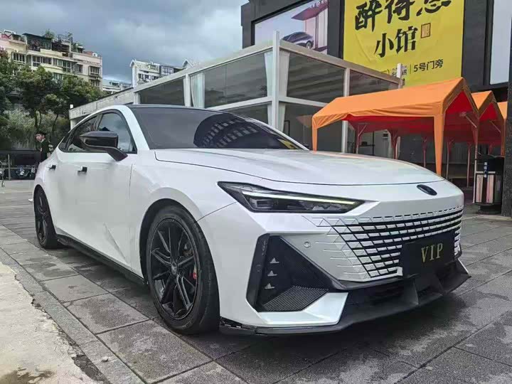 Фото 3 - Changan UNI-V