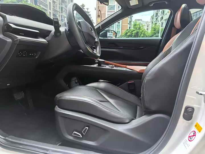 Фото 5 - Changan UNI-V