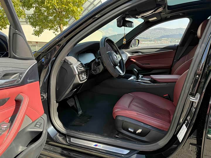 Фото 4 - BMW 5 Series