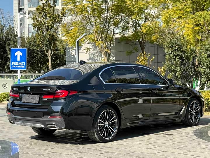 Фото 9 - BMW 5 Series