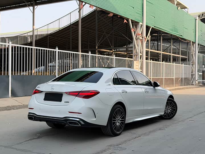 Фото 4 - Mercedes-Benz C-Class