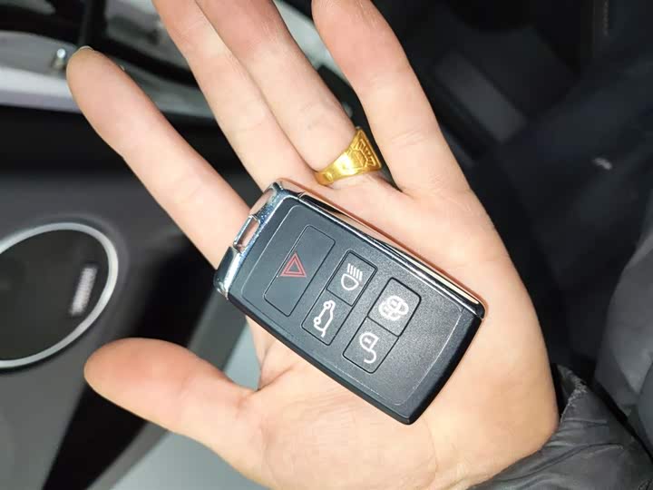 Фото 9 - Land Rover Discovery Sport