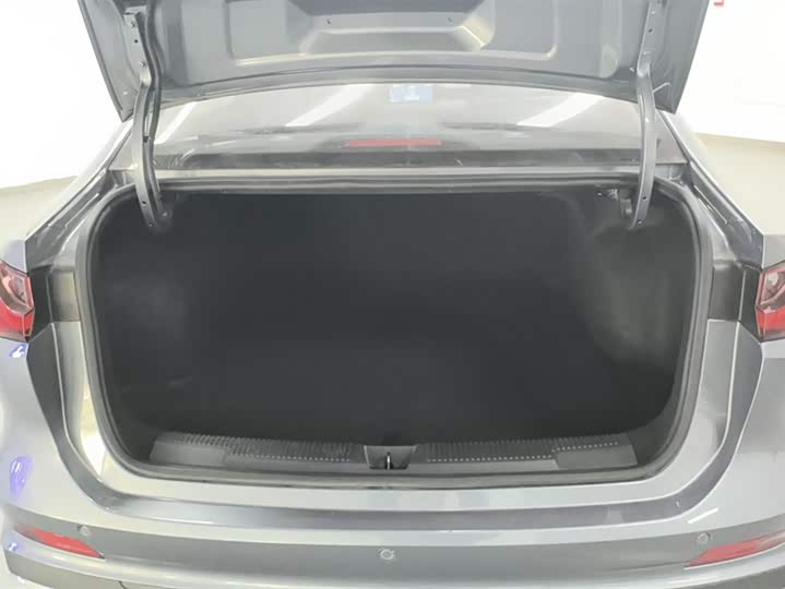 Фото 4 - Roewe i5