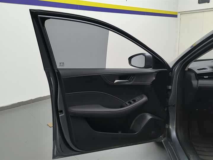 Фото 7 - Roewe i5